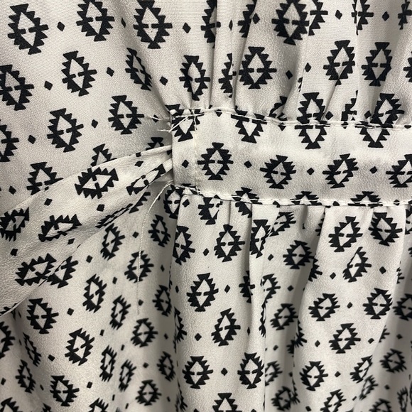 Last Chance! Pink Rose Black and White Printed Dress with Tie sz S - Picture 6 of 8